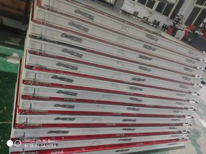 永川帝王洁具厂房塑钢窗窗框安装完毕