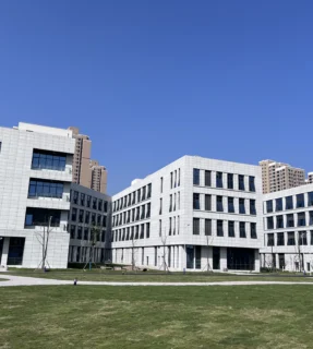 重庆食药检院迁扩建二期工程：莜歌铝业打造高品质科研建筑解决方案