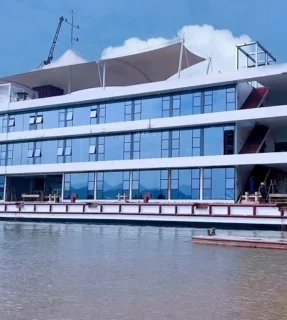 重庆60米水利工作趸船项目案例 – 莜歌铝业专业施工解决方案