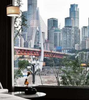 重庆黛普丽斯酒店门窗工程案例解析：高端酒店门窗系统专业解决方案