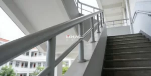 日喀则市学校防护栏杆：高海拔严寒环境下的安全与耐久性解决方案