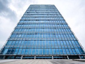 綦江区公共建筑玻璃幕墙工程案例：技术方案与施工详解